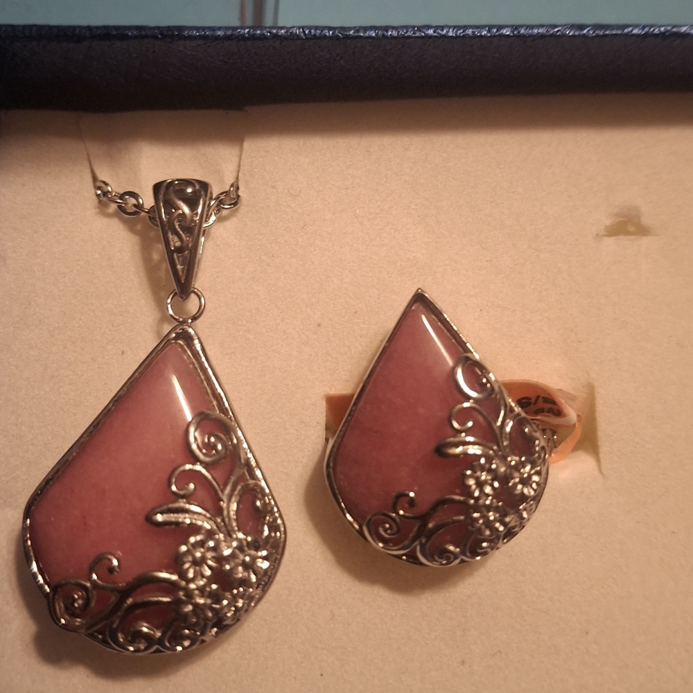 Elegant Pink Teardrop Jewelry Set